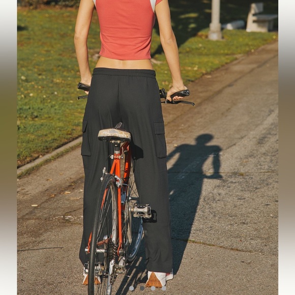 Beyond Yoga City Chic Cargo Pants - Picture 2 of 5